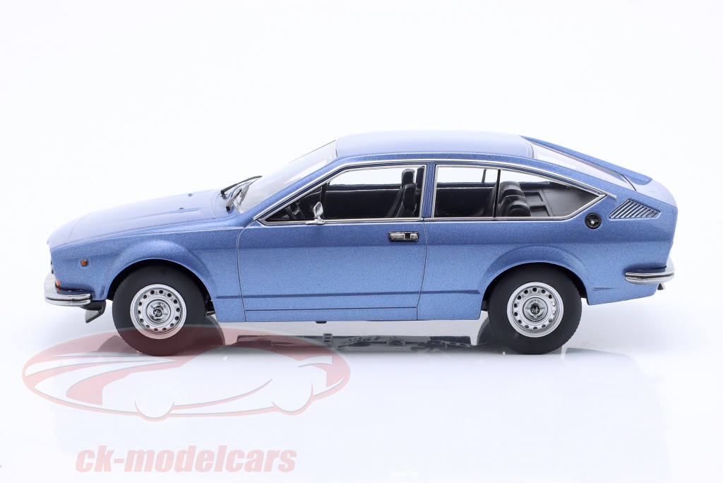 Modellino Alfa Romeo Alfetta GT 1.6 1976 Rossa Scala 1:18 KK Scale