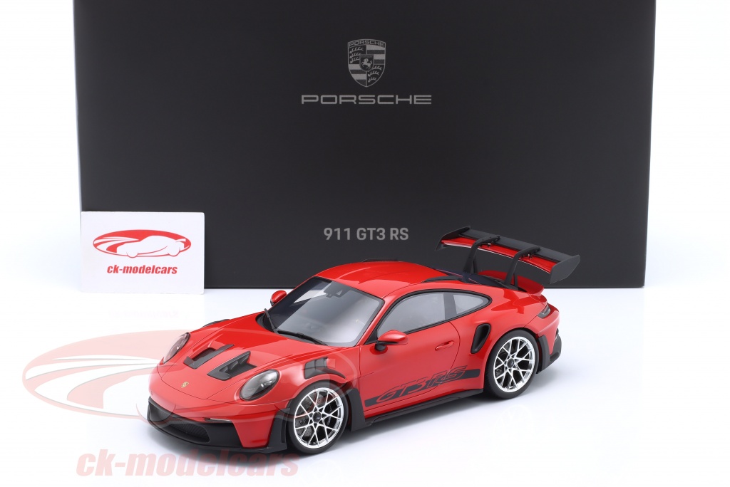 Porsche Nos Enseña El 911 Carrera GTS Le Mans Centenaire Edition 2023 13 800x450