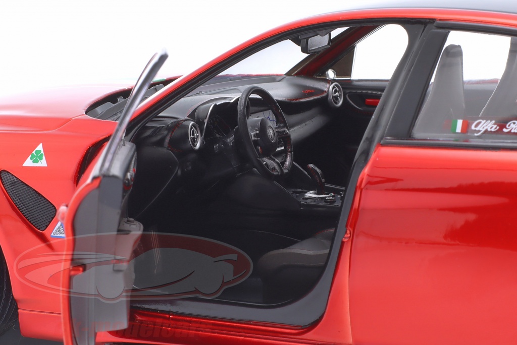 Alfa Romeo Giulia GTAm 2020 – Modello 1:43 Bburago Rosso Metallizzato