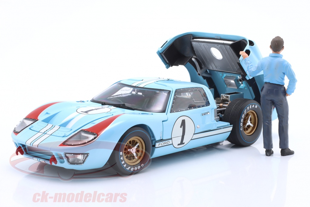 GMP PARTS DEPARTMENT Carroll Shelby 1/18 Scale Driver Figure EUR 155,00 - FR