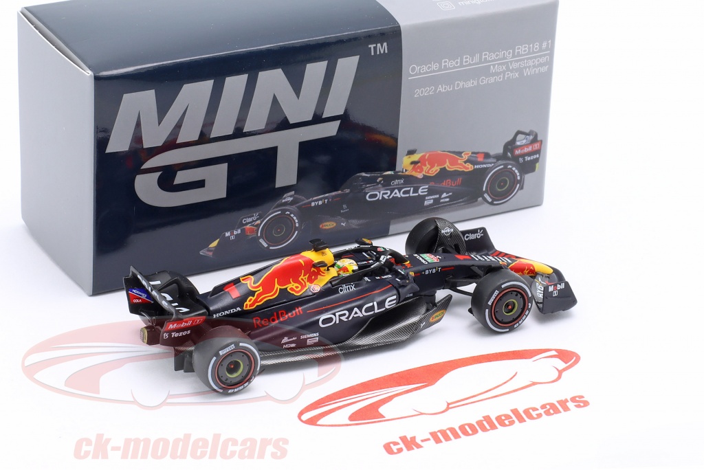 Oracle Red Bull Racing RB18 #11 Sergio Pérez 2022 Abu Dhabi Grand Prix With Pit Crew Set By Mini Gt