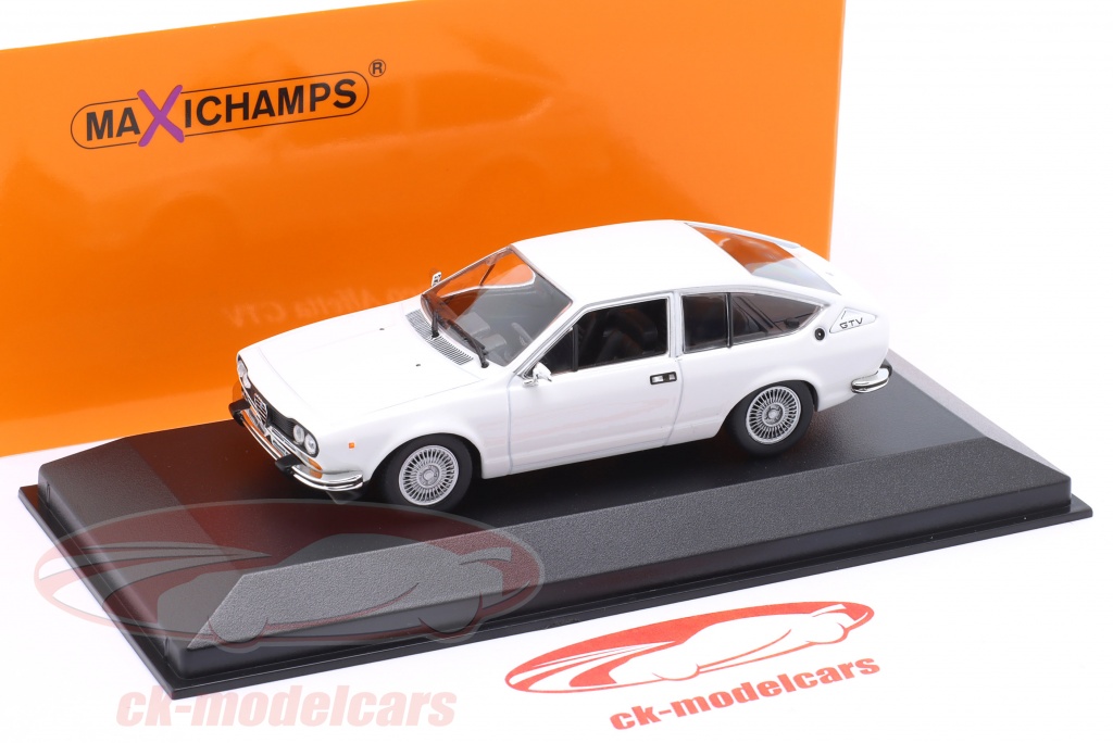 Alfa Roméo Alfetta GTV de 1976 Blanche 1/43 de Minichamps / Maxichamps 940120121