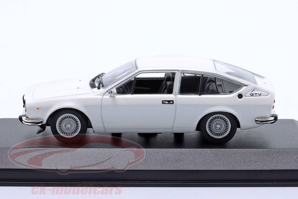 ALFA ROMEO ALFETTA 1800 Bleu NOREV 1:43 IMPERFECTION