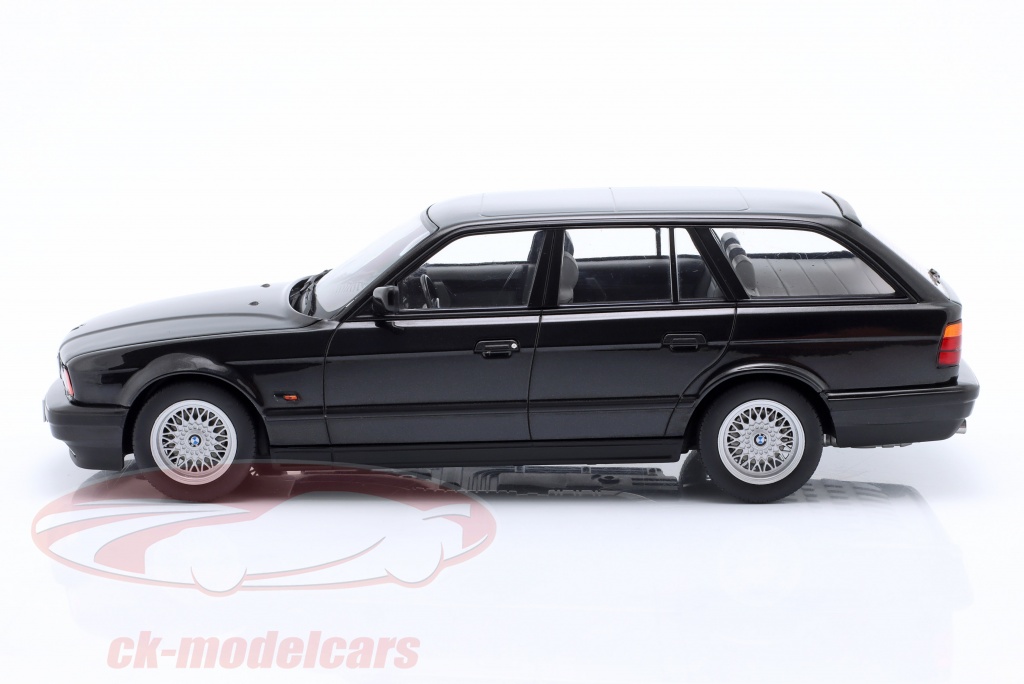ModelCarGroup 1:18 BMW 540i (E34) Touring year 1991 black metallic ...