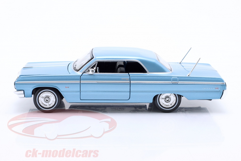 Maisto Chevrolet Impala 1964 1:24 Modèle réduit de Voiture, Bleu Métallique Maisto Chevrolet Impala 1964 1:24 Modèle réduit de Voiture, Bleu Métallique