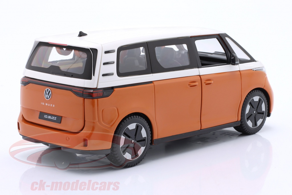 Volkswagen Beetle 1951 Plata/Turquesa 1:18 – Clásico a escala de M