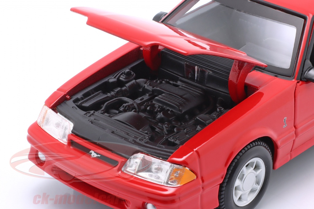 Miniature MAISTO Ford Mustang SVT Cobra 1993 Rouge - Échelle 1:24 - Capot & Portes Ouvrants - Métal Die-Cast