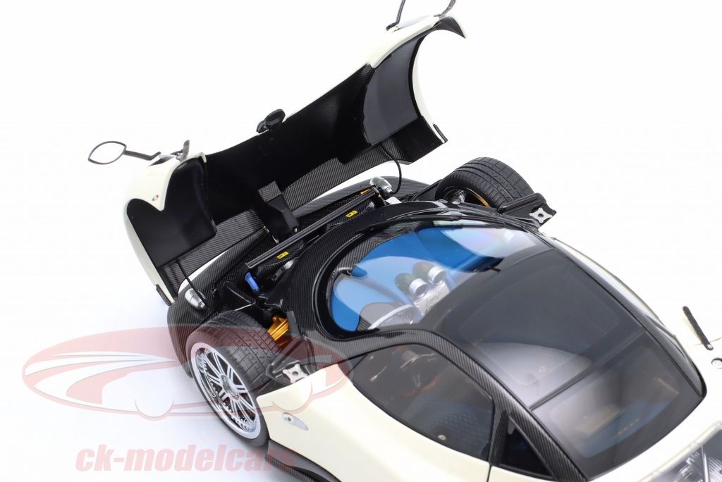 Minichamps 1:18 Pagani Zonda F Año De Construcción 2005 Blanco Almost Real Alm854701