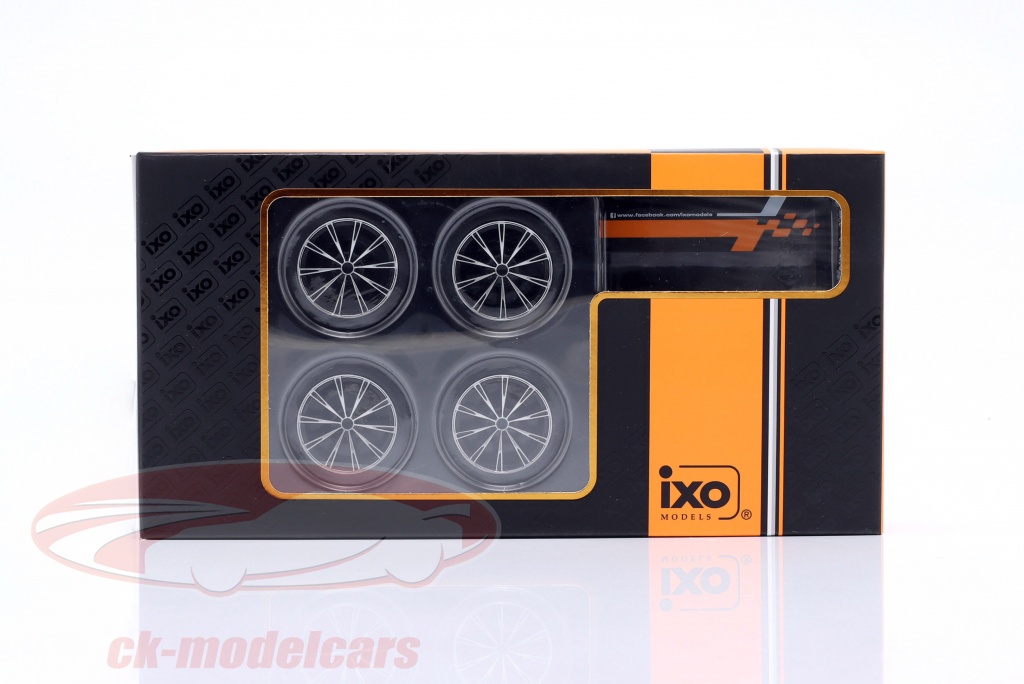 Ixo 1:18 Tires and rims set (4 Piece) Audi RS3 with Stand silver ...