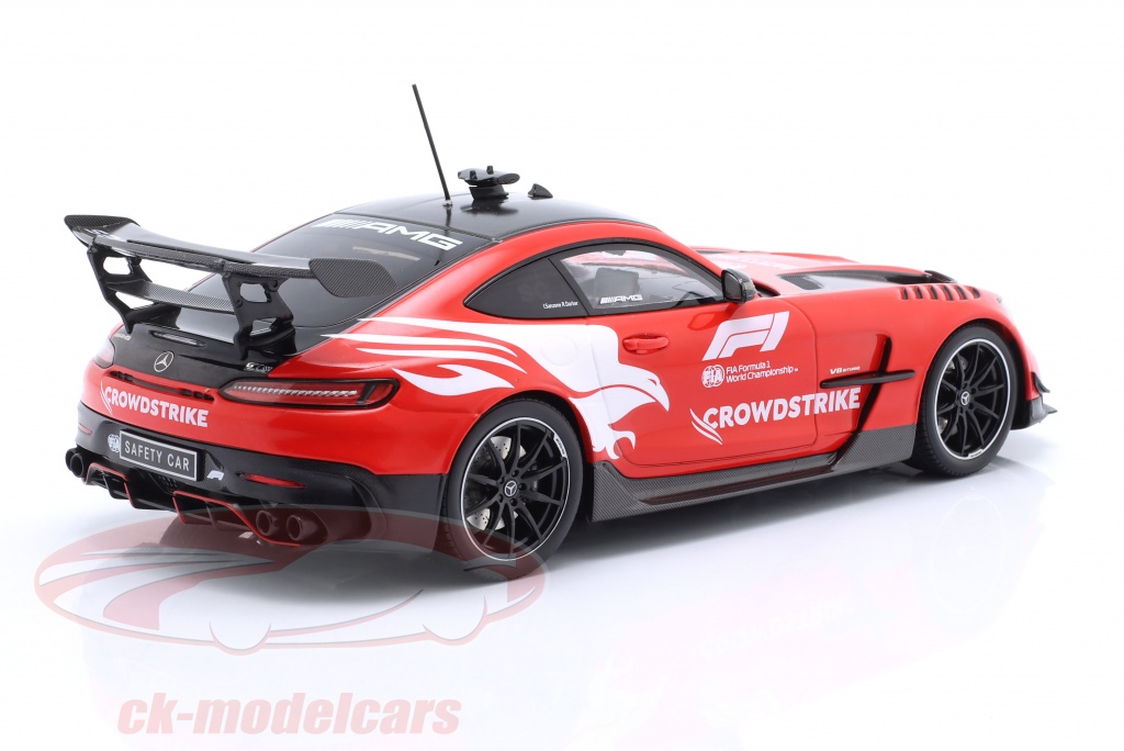 Minichamps 118 MercedesBenz AMG GT Black Series Safety Car Formula 1