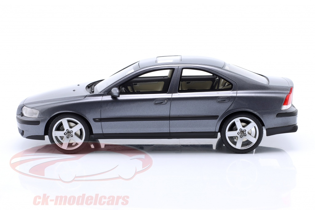 DNA Collectibles 1/18 - Volvo S60 R 2003 Gris Métallisé - Modèle Résine DNA000107