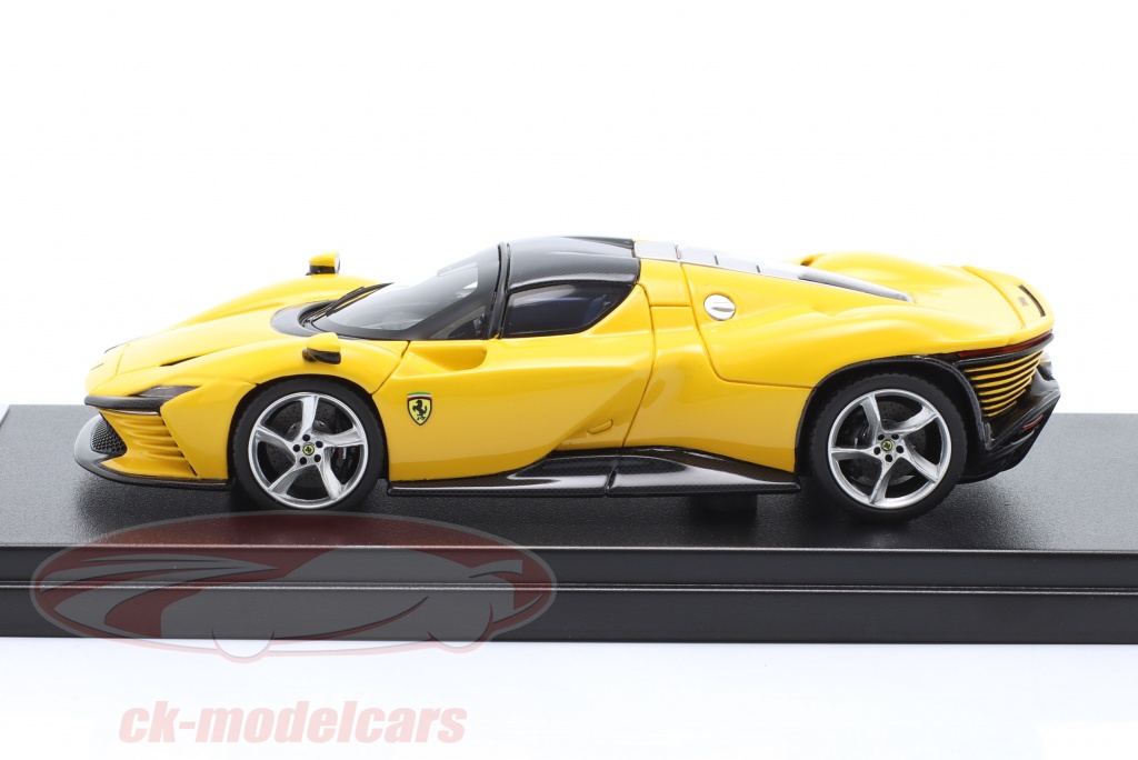 FERRARI DAYTONA SP3 (LS535SE3) • MONTEREY 2025 par LOOKSMART