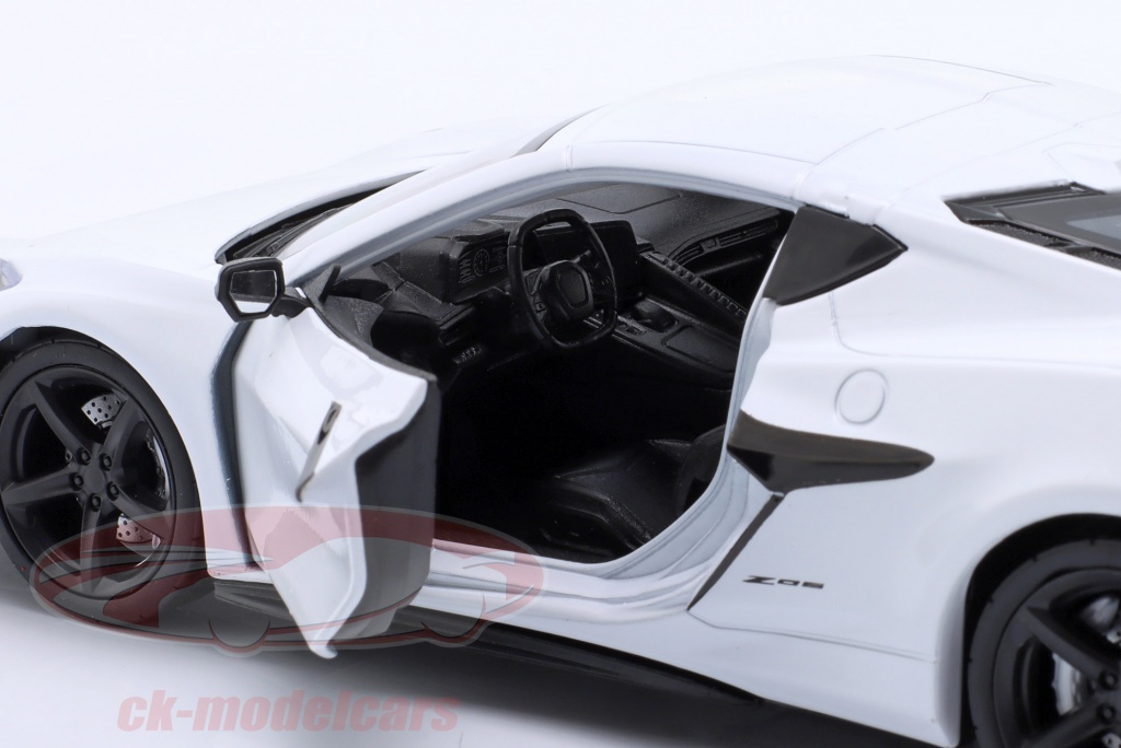 Miniature Chevrolet Corvette Z06 2023 Blanche 1:24 - Welly WE24120W - Neuf