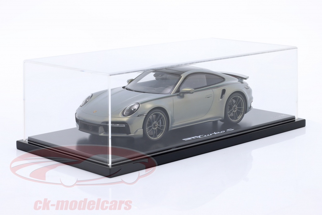 Spark 1:18 Porsche 911 (992) Turbo S Sonderwunsch Urban Bamboo 