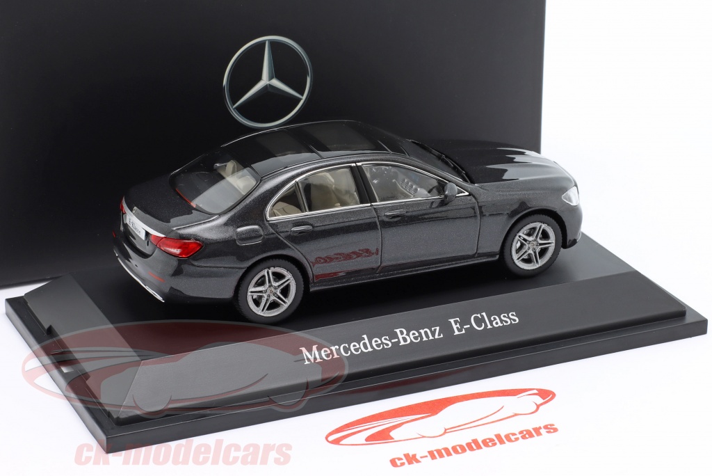 iScale 1:43 Mercedes-Benz E-Klasse AMG-Line (W213) MOPF 2020 