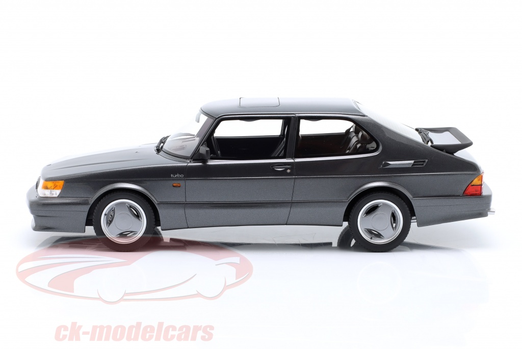 Diecast model cars Saab 900 1/18 DNA Collectibles Turbo T16 flux d'air metallise red foncé 1988