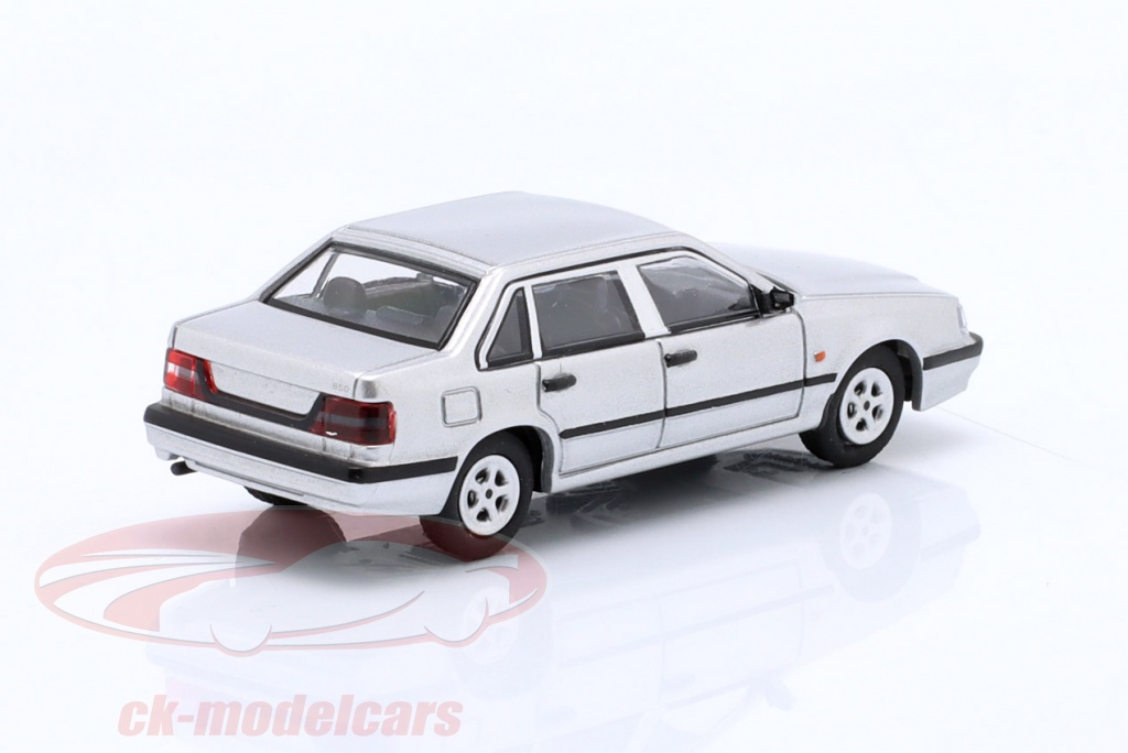 Minichamps 1:87 Volvo 850 limousine year 1994 silver