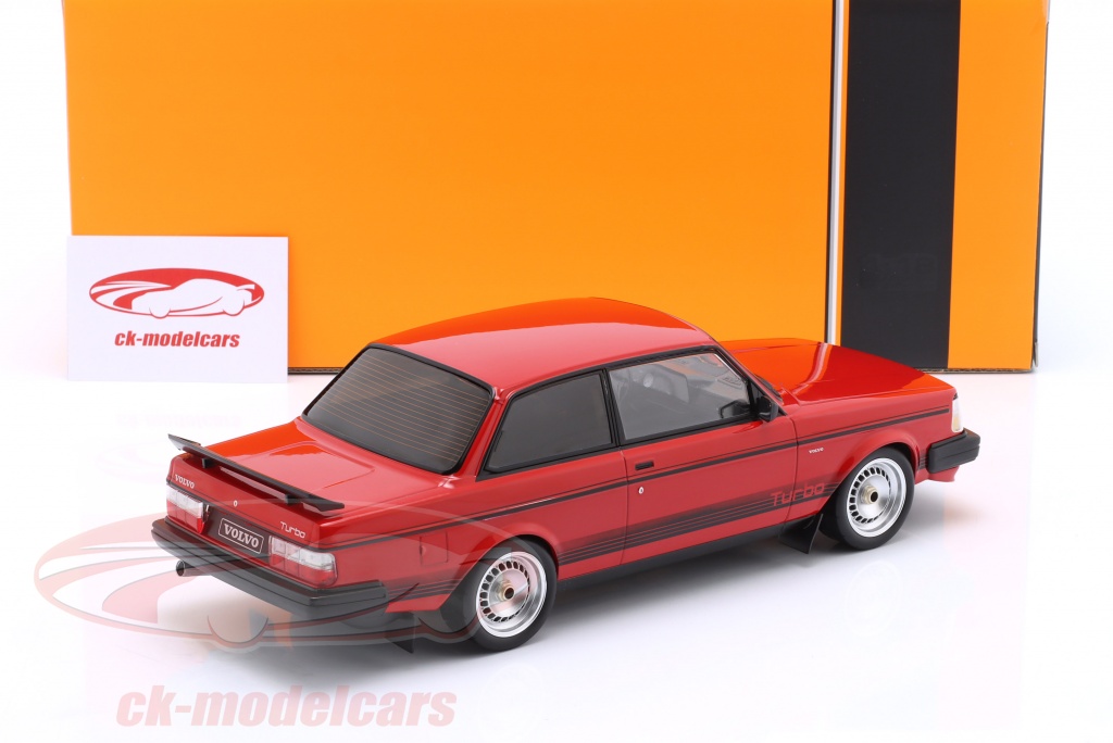 Achetez 18CMC177.22 - Ixo 1:18 IXO Volvo 240 Turbo Custom 1984 Red 18CMC177.22 ( - Véhicules de route