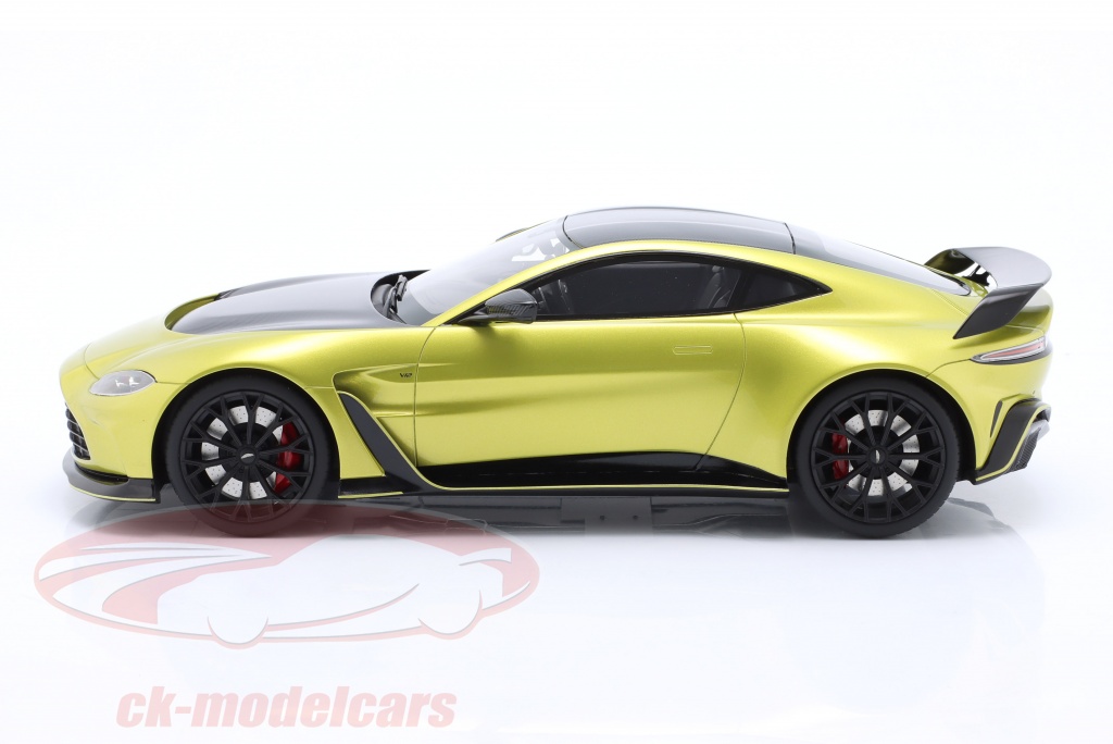 Modellino Aston Martin V12 Vantage 2022 &ndash; Scala 1/18, Top Speed, Giallo Cosmopolitan