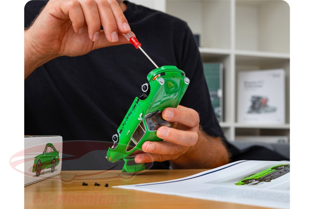 Porsche RS Advent calendar Porsche 911 Carrera RS 2.7 viper green 124