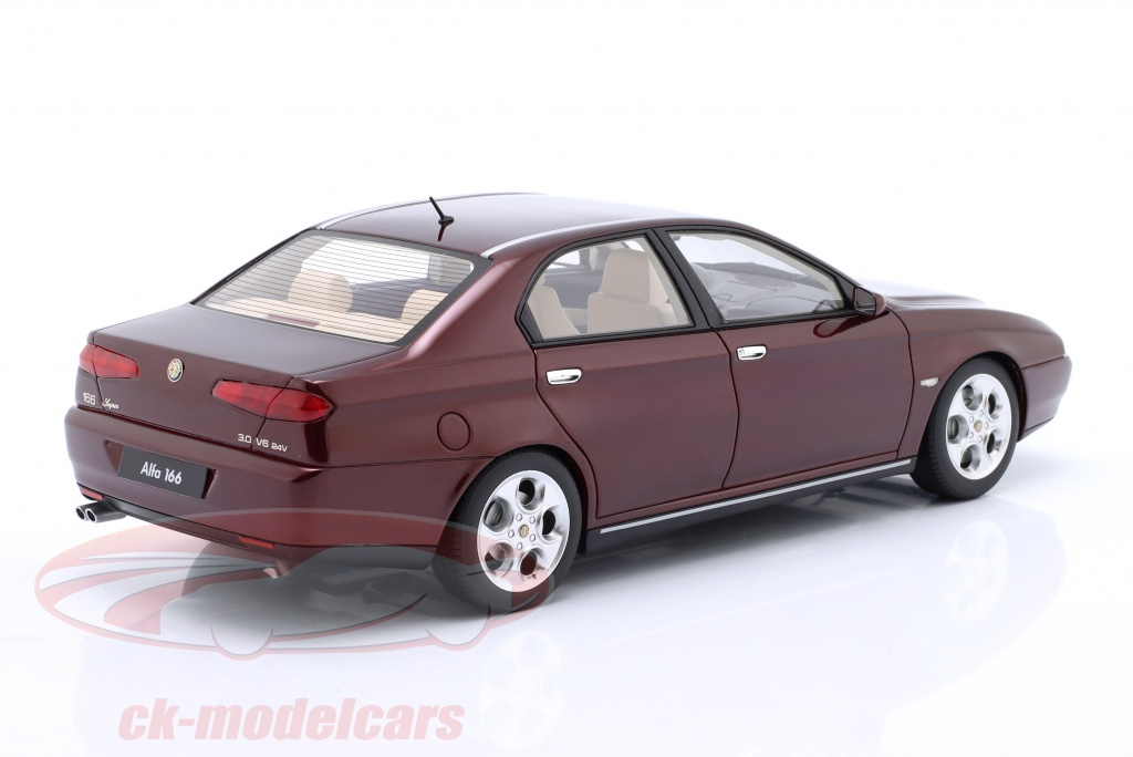 Diecast model cars Alfa Romeo 166 1/18 Triple 9 Collection grün 1999 1
