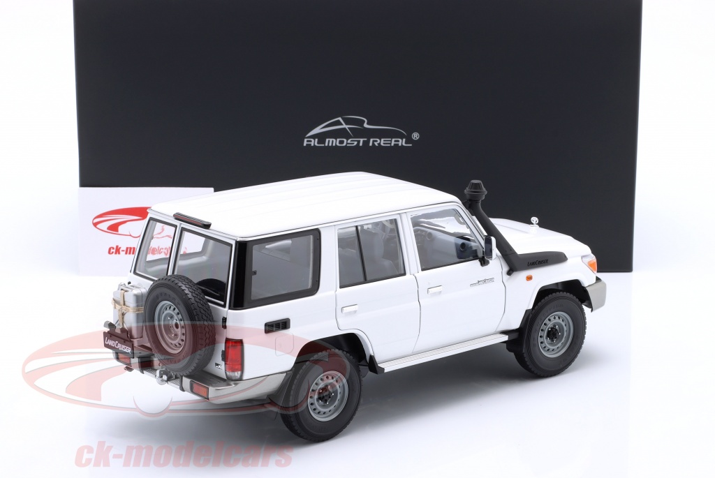 Modèle réduit Toyota - Land Cruiser 76 2017 - Cream 1/18