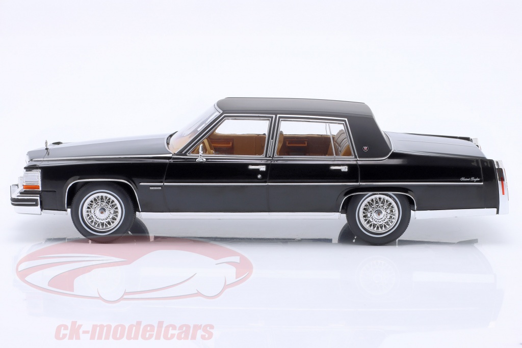 CADILLAC FLEETWOOD BROUGHAM 1982 DARK RED 1:18 Modelcargroup