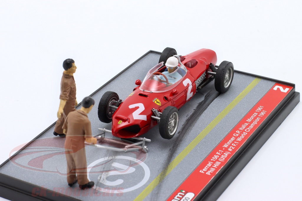 1:43 Brumm 2 meccanici Ferrari per cambio gomme + cric F068