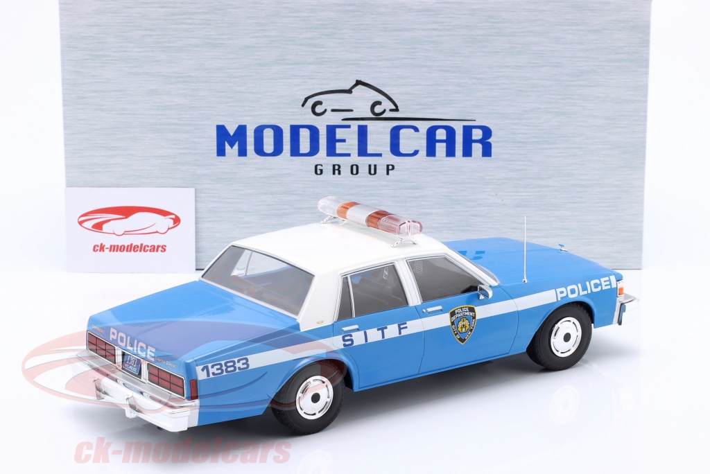 miniature 1/18 chevrolet caprice rouge foncé 1987, mcg