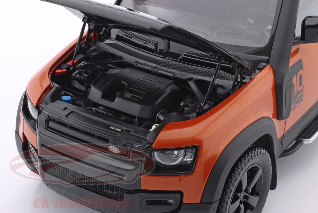 Miniature Land Rover Defender 2020 - Almost Real échelle 1:18 - Orange (ALM810813) NEUVE