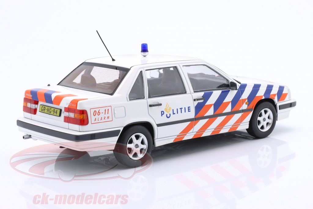 Triple9 1:18 Volvo 340 police Pays-Bas 1987 blanc T9-1800415 modèle