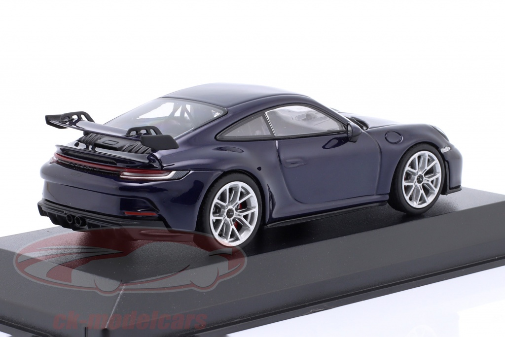 Porsche Taycan Turbo S 2020 Bleu Gentiane Métallique 1/43 Minichamps