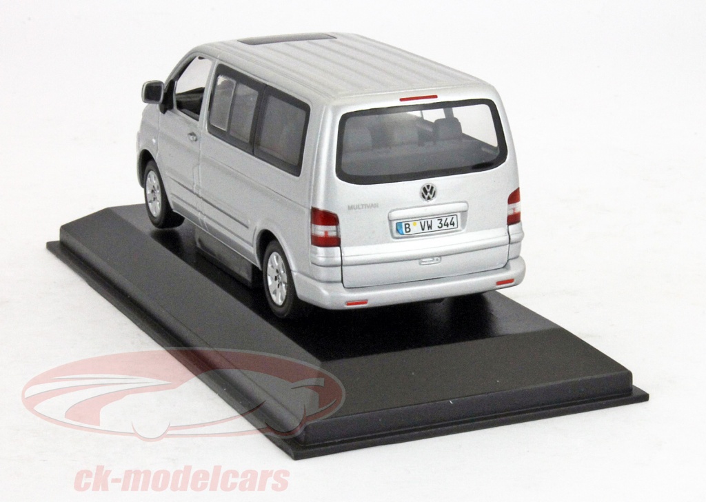 Minichamps 1/43 – VW T5 Multivan 2003 Rouge – Miniature Collection – Occasion