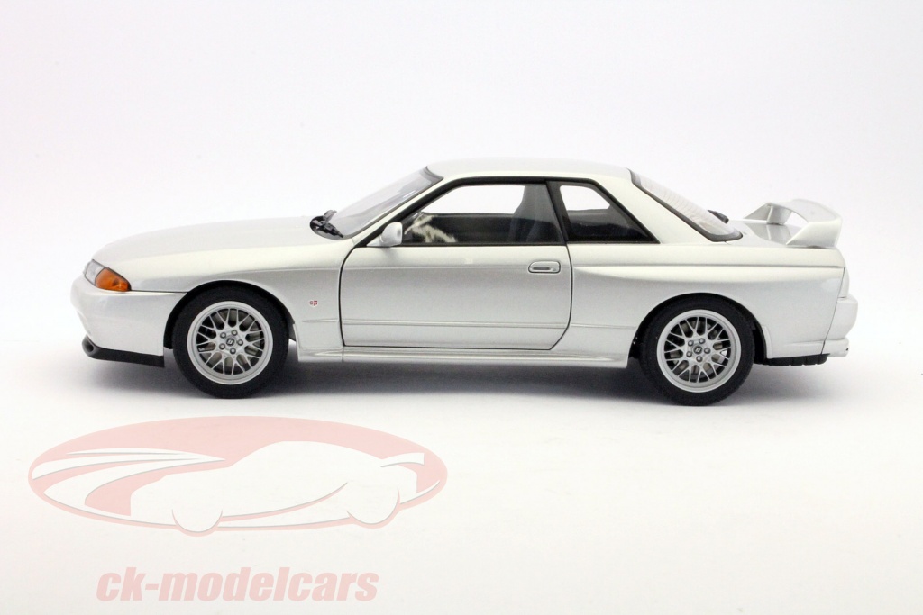 AUTOart　SKYLINE GT-R (R32) V-SPEC II 未開封 AUTOartSKYLINE GT-R (R32) V-SPEC II 未開封