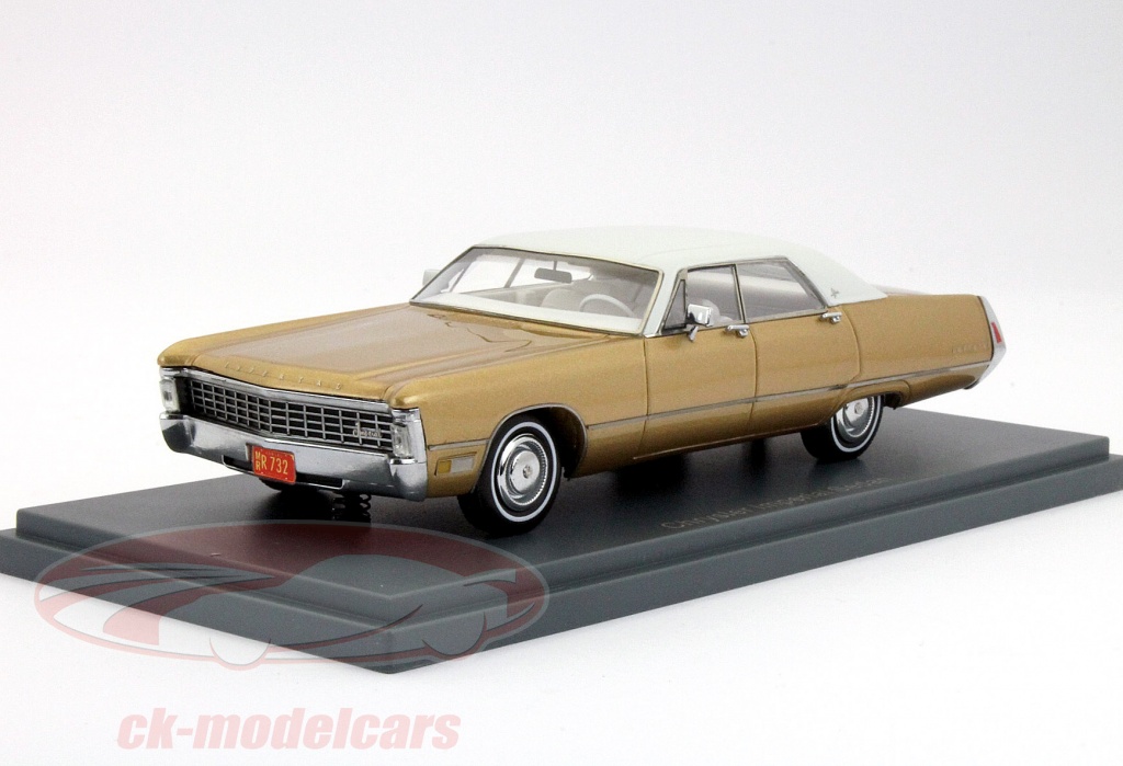 Neo 1:43 クライスラーインペリアルセダンゴールドメタリック NEO44732 