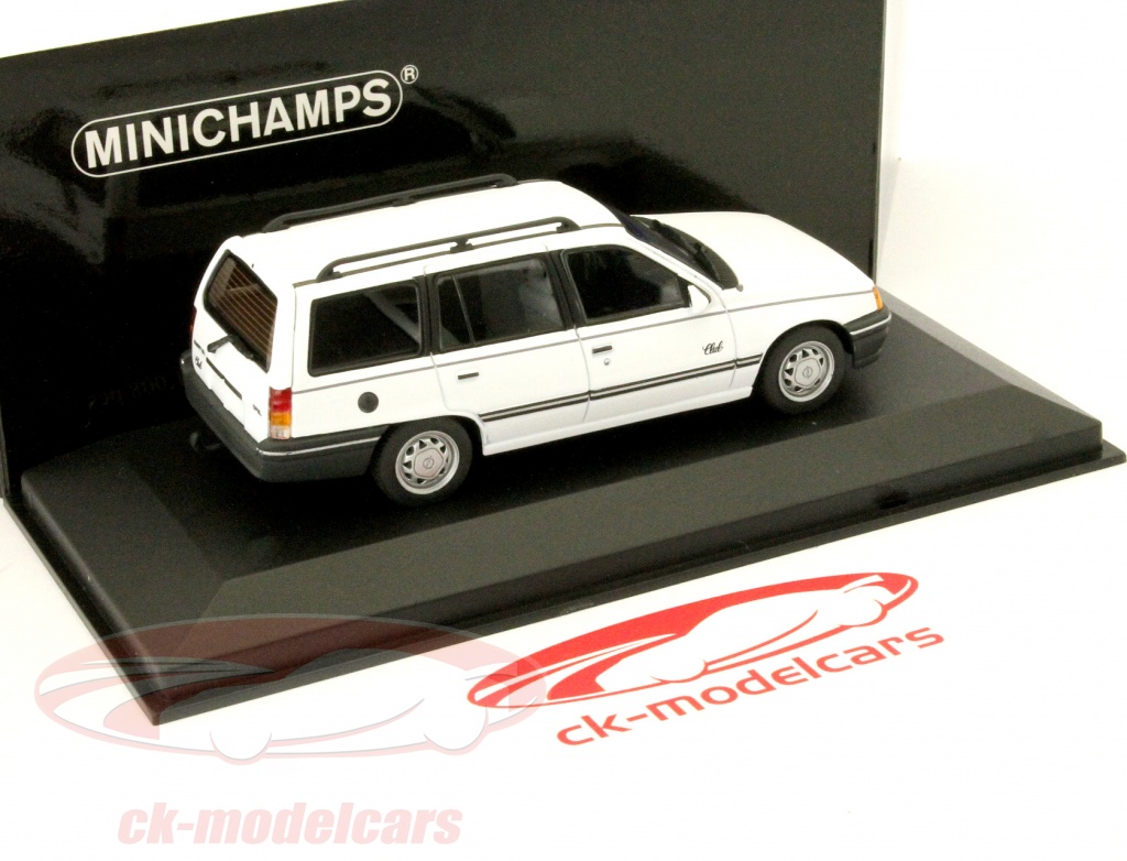 Minichamps 1:43 Opel Manta A Bj.1971 silver Sondermodell 70. Danhausen