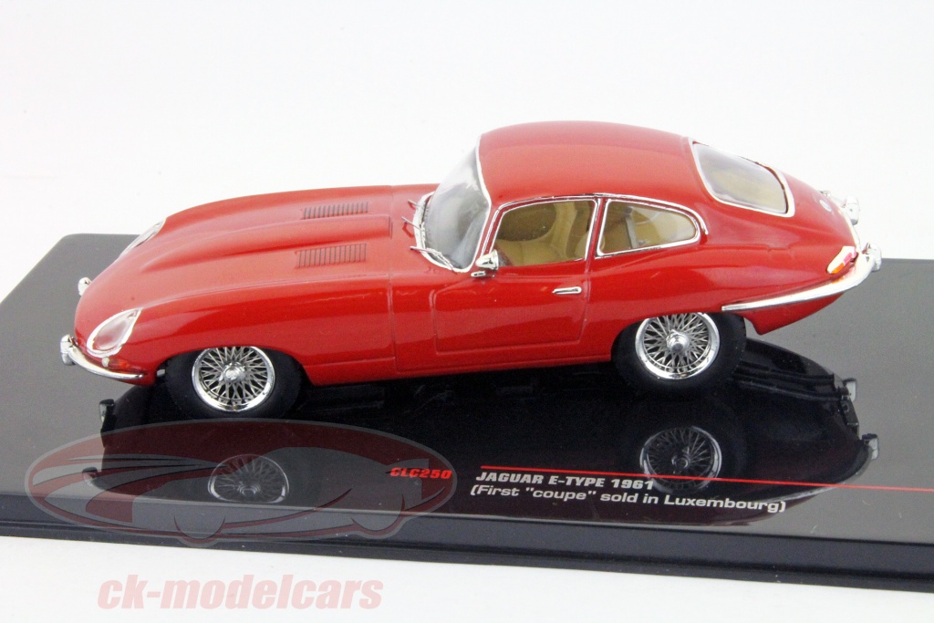 Kyosho 1:43 - 1 - Model Car - Jaguar E-Type Coupé  Racing . #10. 24h Le Mans 1962 Discontinued Car Kyosho Reference 03064a