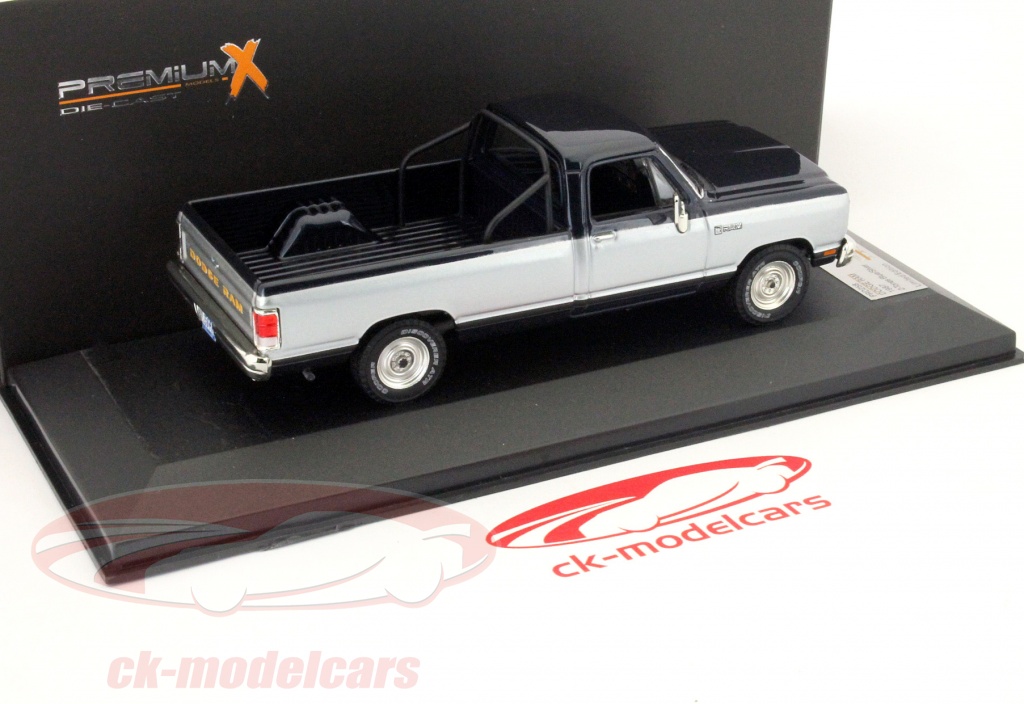 Dodge RAM 2500 V10 Magnum Noir - Echelle 1/43 - Universal Hobbies 365100 - Occasion Comme Neuf