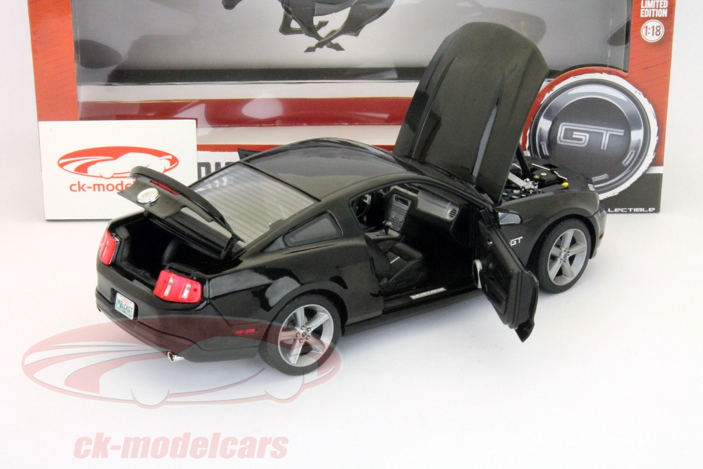 Ford Mustang GT 1/18 スケール 黒