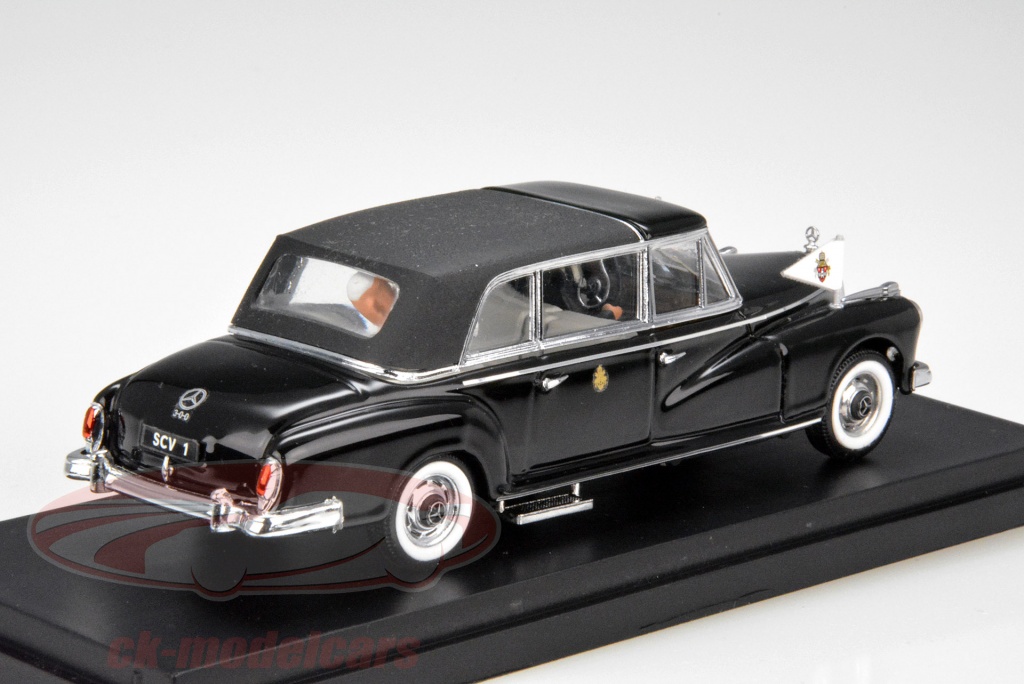 Miniature Rio SB 1/43 - Mercedes 300 D Limousine, Noire. À L'effigie Du Pape Jean XXIII. Un Modèle De Collection, Neuf, Pour Passionnés D'automobiles Et D'histoire.