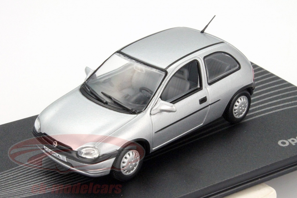 IXO Opel Corsa B Swing – 1:43 Schaal Miniatuurauto, Geel, 1993-2000 Model