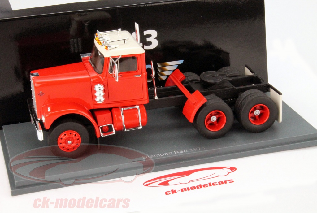 White - Road Boss Dépanneuse 1977 - Neo - 1/43 - Autos Miniatures