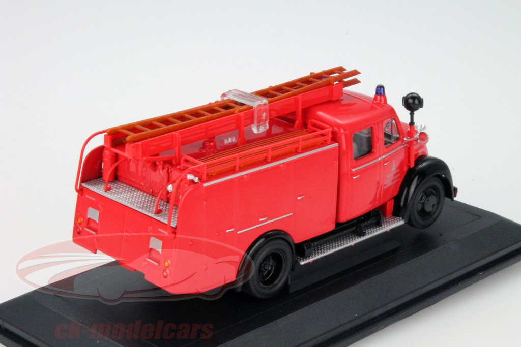 CAMION POMPIER En Plastique AVEC GRANDE ECHELLE - 1/12. EUR 12,00