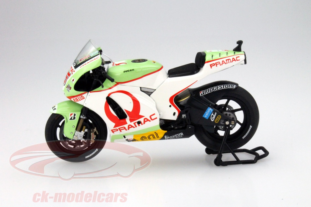 ミニチャンプス 1/12 ドゥカティ MotoGP 2005 ロリス・カピロッシ