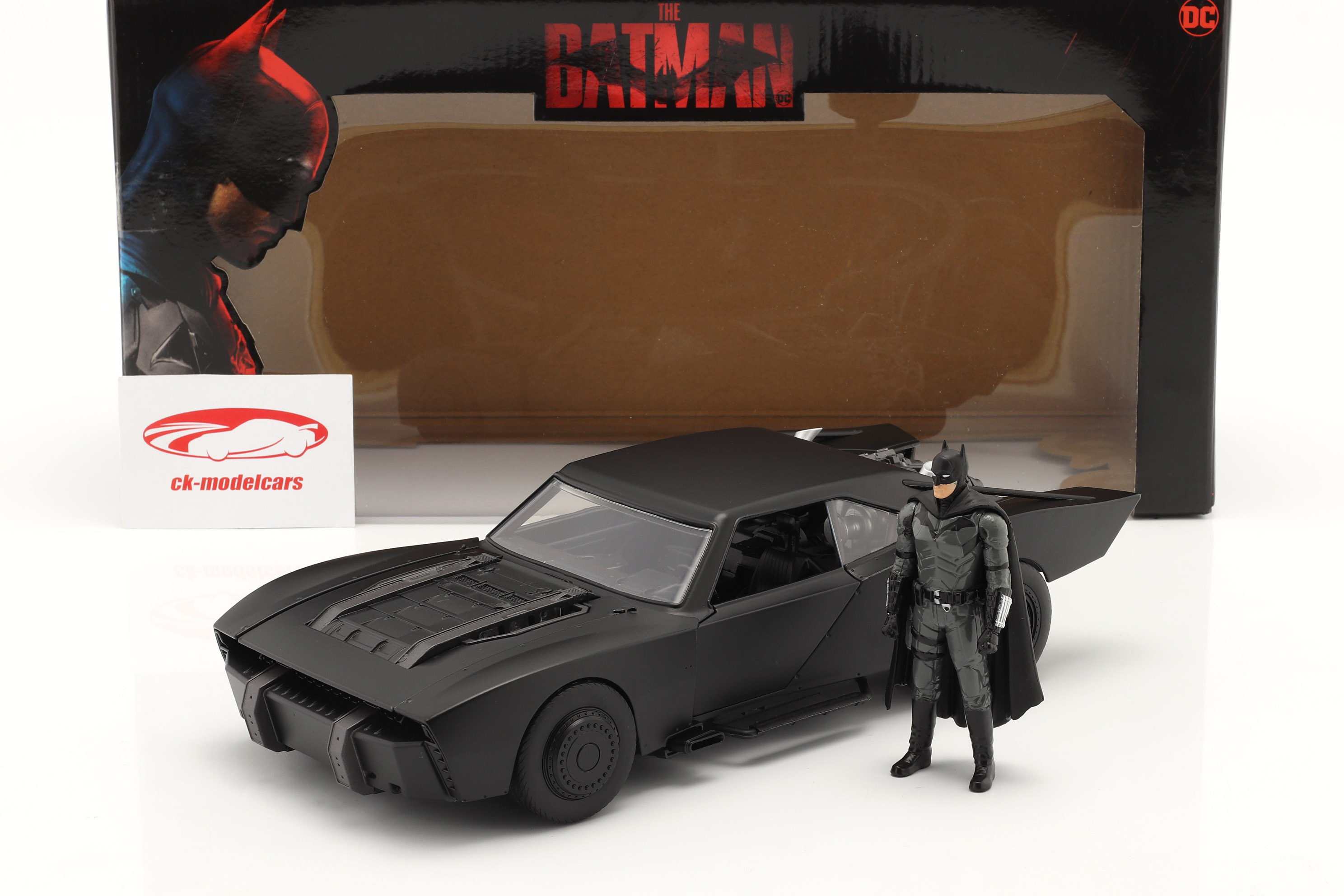 Batmobile と Batman 形 映画 The Batman 2022 ブラック 1:18 Jada Toys