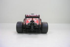 Modellauto Ferrari SF15-T Sebastian Vettel im Maßstab 1:18