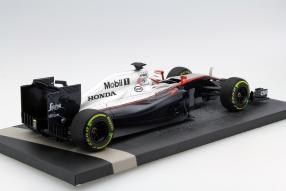 model car McLaren MP4-30 2015 scale 1:18