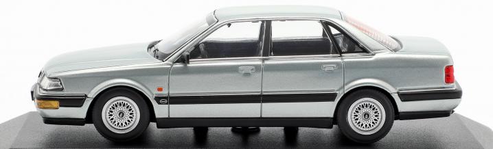 Erste Schritte: Audi V8 von Maxichamps im Format 1:43