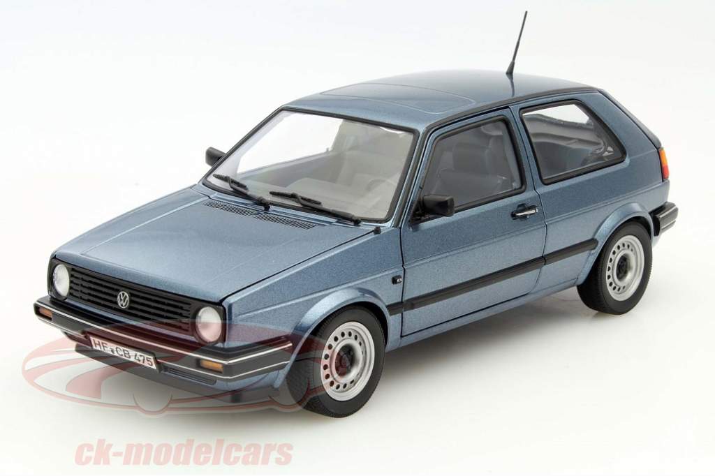 VW Golf II 1:18 boasts with a number of beautiful details