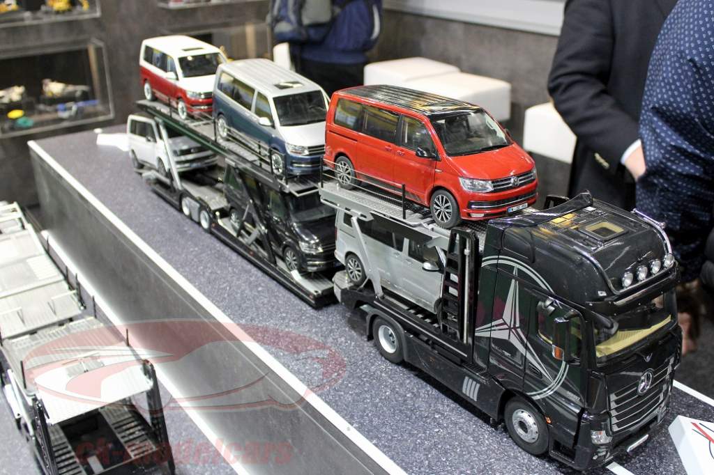 Modellauto Mercedes-Benz Autotransporter rot 1:32 LKW Modellfahrzeug Sammeln Neu 